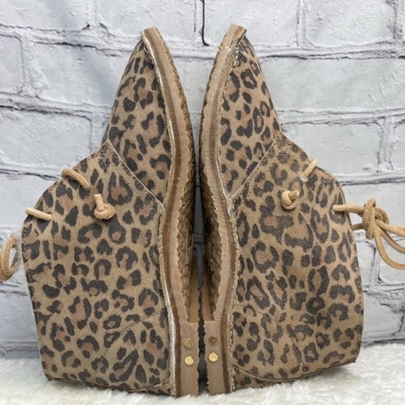 New Beek Penguin Genuine Shearling Lined Leopard Chukka Booties Size 7 - Picture 4 of 8